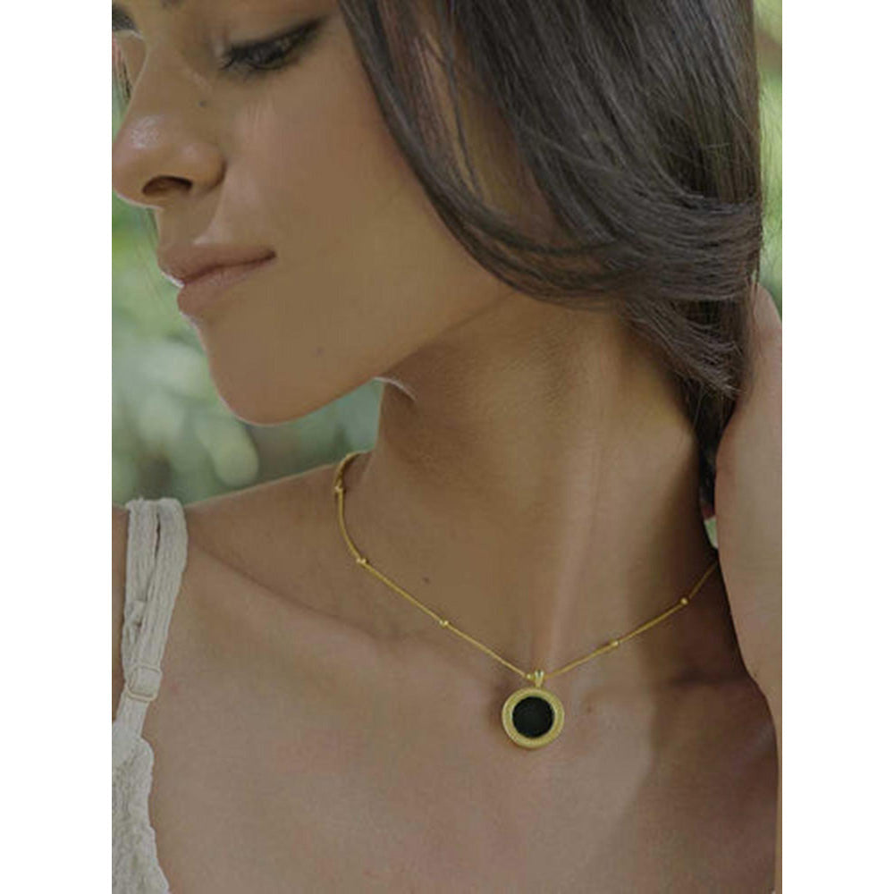 ZARIIN Healing Touch Pendant Necklace With Black Onyx - Protection