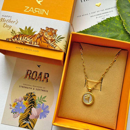 ZARIIN Ma Mother Necklace With Mother Of Pearl