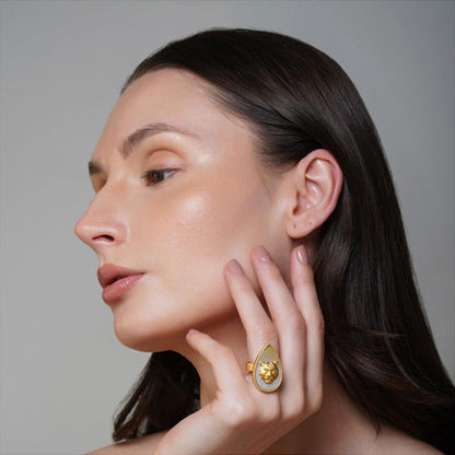 ZARIIN Tigris Charm - Tiger Ring With Mother Of Pearl