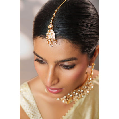 Zevar By Geeta Golden Keyara Moissanite Choker with Pair Of Earrings and Maang Tikka