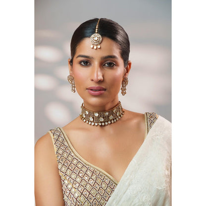 Zevar By Geeta Arena Polki White Choker with Pair Of Earrings and Maangtika