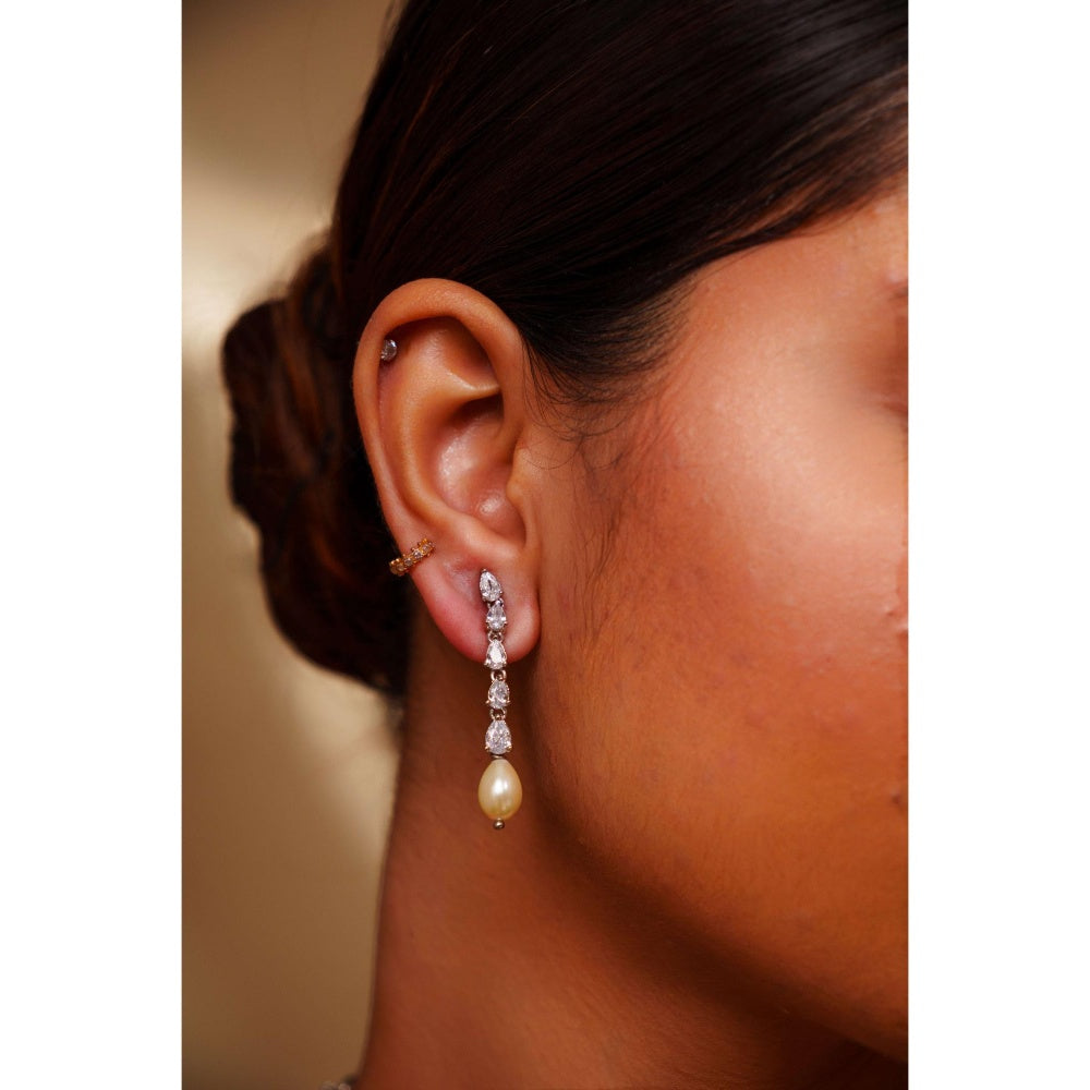 Zevar By Geeta White Naisha Diamond Necklace with Pair Of Earrings