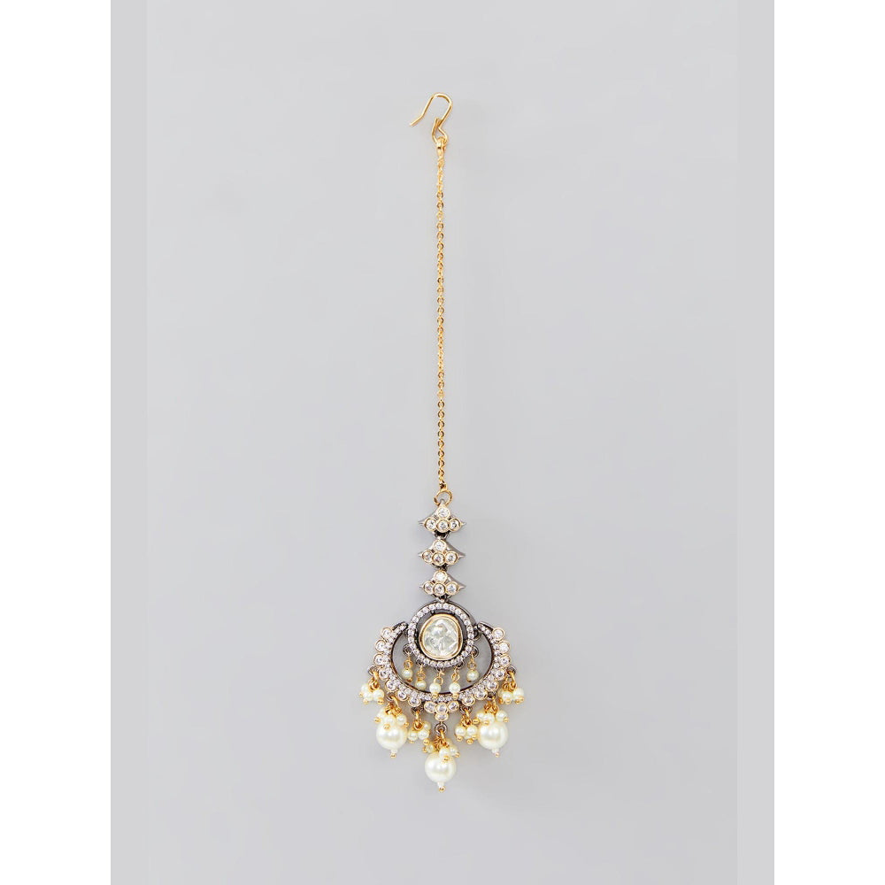 Zevar By Geeta Blue Mihika Pearl Kundan Necklace with Pair Of Earrings and Maang Tikka