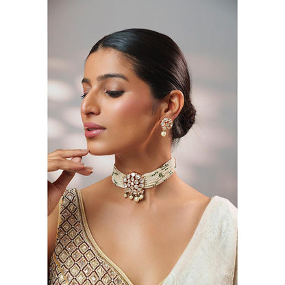 Zevar By Geeta Vrishti Green Kundan Choker with Pair Of Earrings