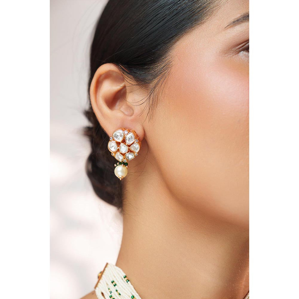 Zevar By Geeta Vrishti Green Kundan Choker with Pair Of Earrings