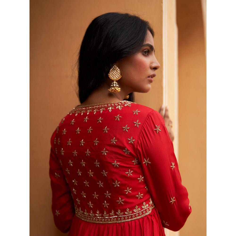 Zoon A Red Kurta in Silk Paired with Matching Silk Organza Dupatta and Pant (Set of 3)