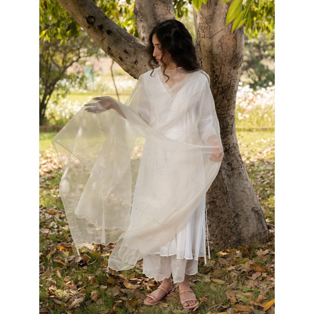 Zoon Off White Embroidered Anarkali Kurta with Pant and Dupatta (Set of 3)
