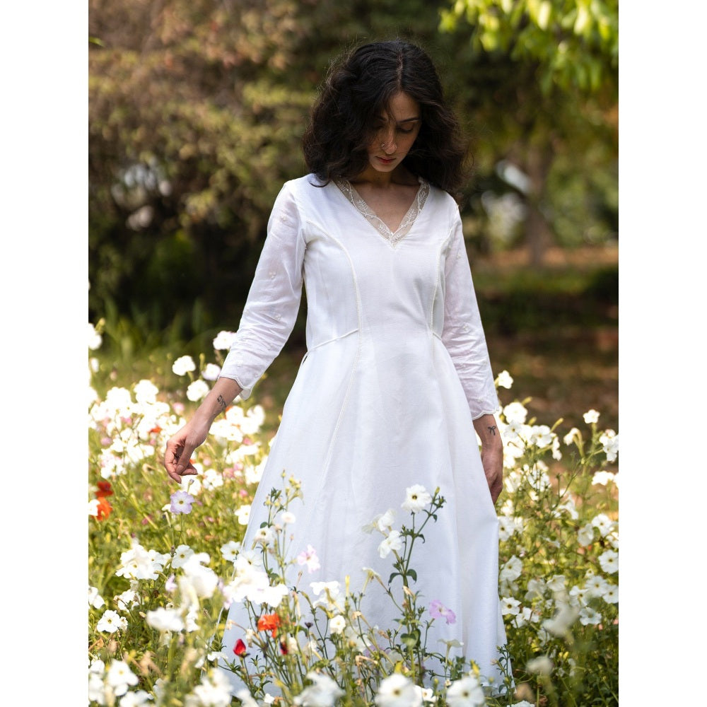 Zoon Off White Embroidered Anarkali Kurta with Pant and Dupatta (Set of 3)
