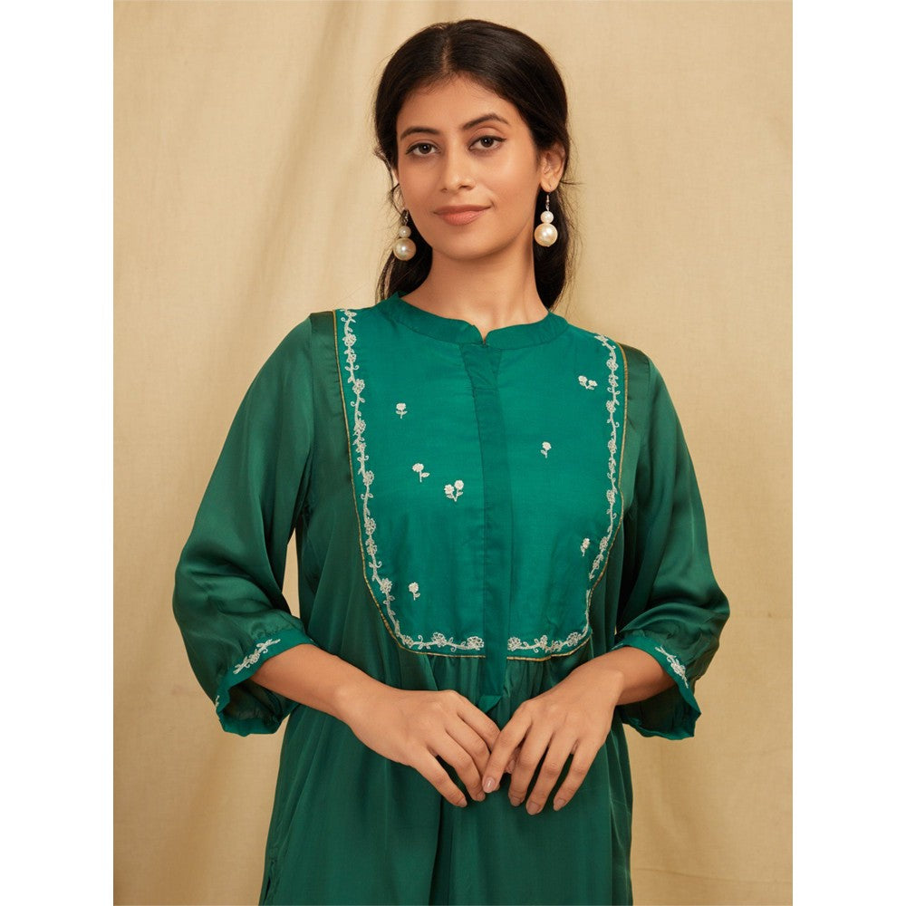 Zuri Emerald Green Embroidered Satin Silk Kurta With Pants- Set Of 2