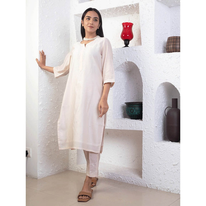 Zuri Pink Embroidered Chanderi Kurta Paired With Matching Pants