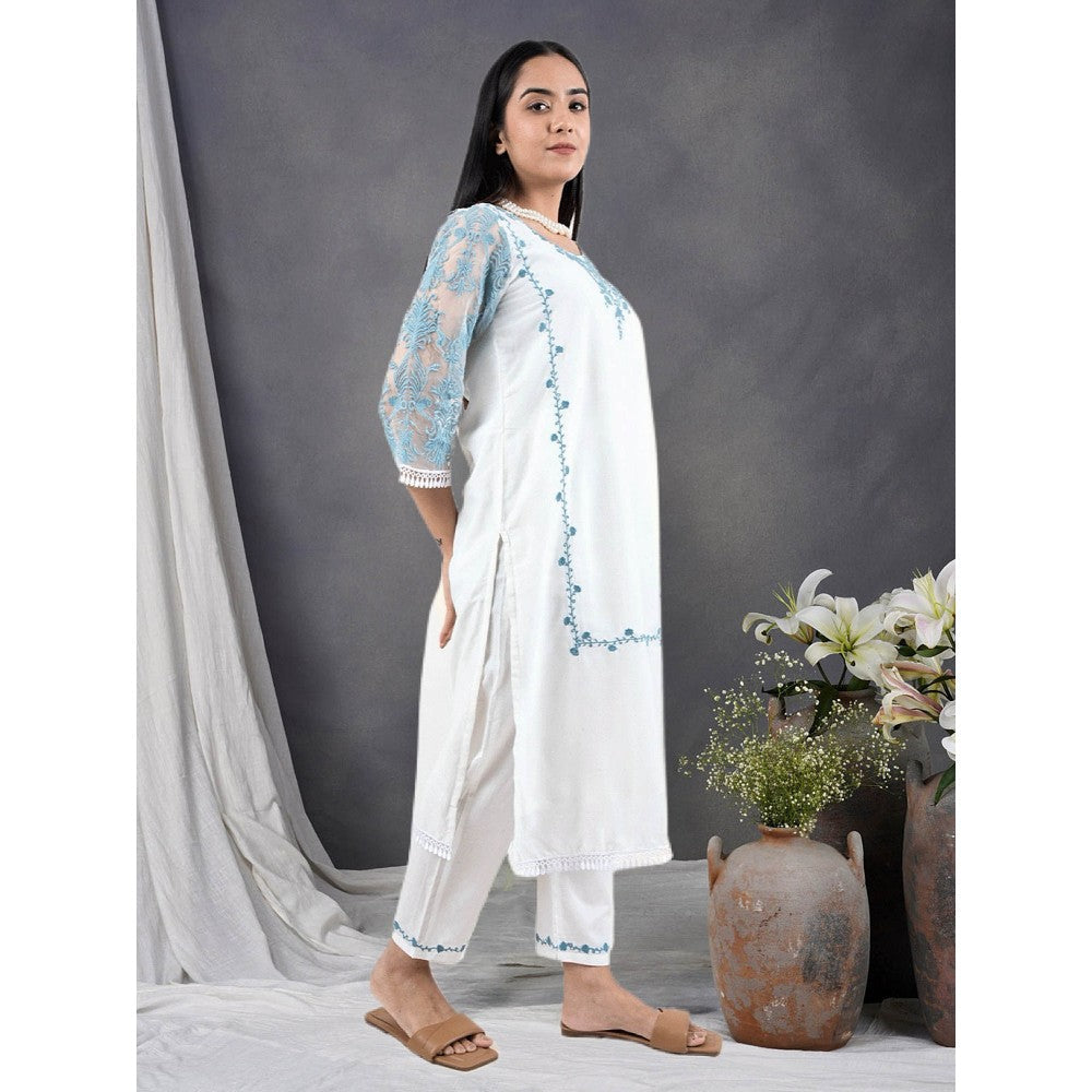 Zuri White Embroidered Cotton Kurta Paired With Matching Pants