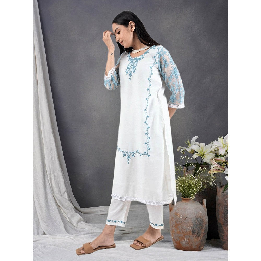 Zuri White Embroidered Cotton Kurta Paired With Matching Pants