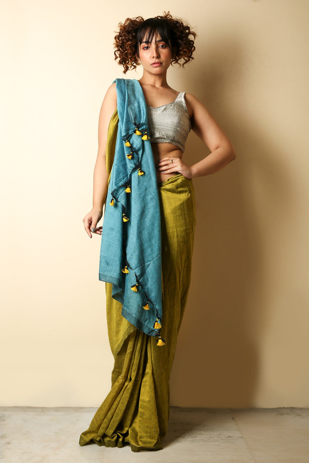 Olive Green Khadi Cotton Saree With Fountain Blue Pallu freeshipping - Charukriti