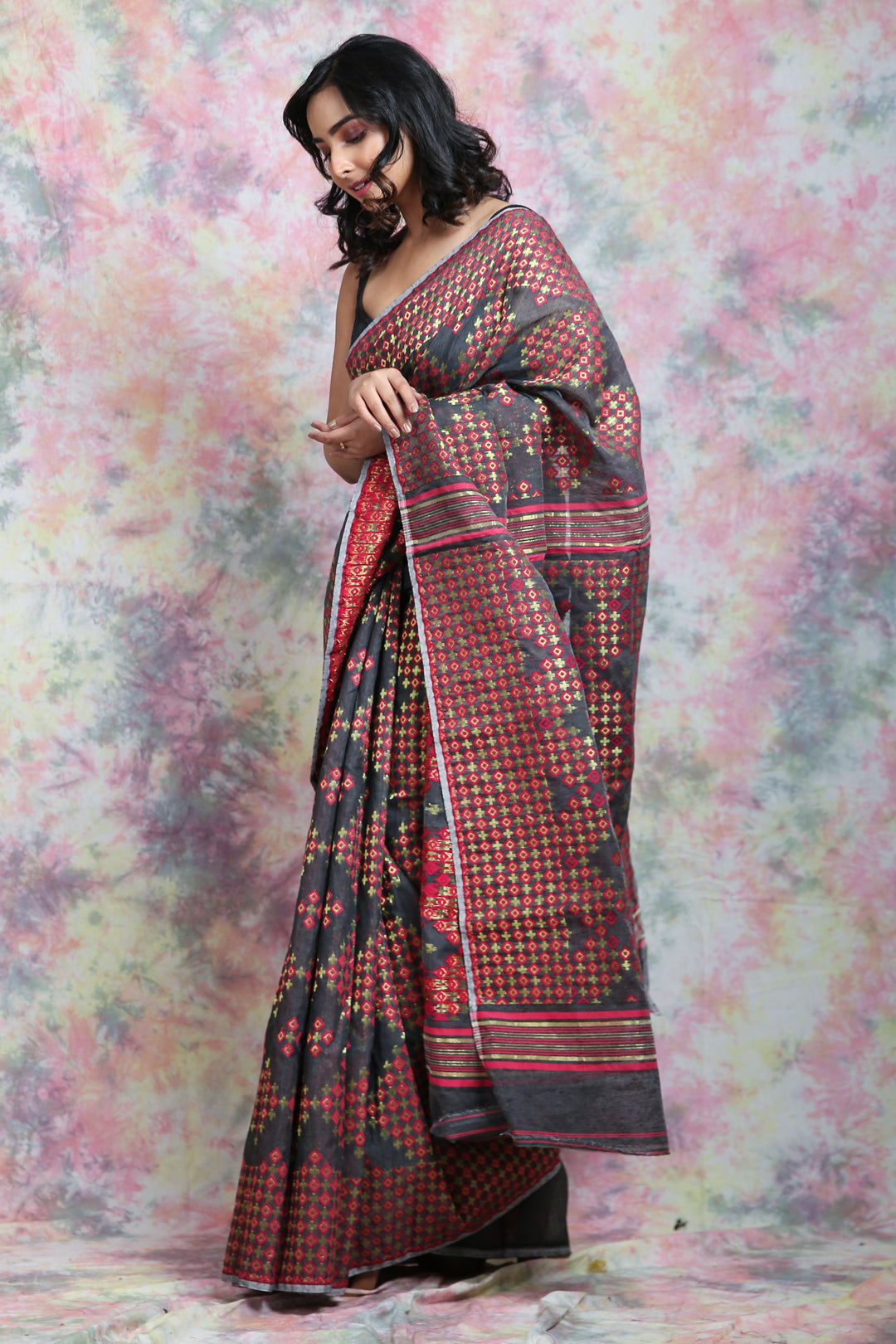 Geometrics Weaving Grey Jamdani Saree freeshipping - Charukriti