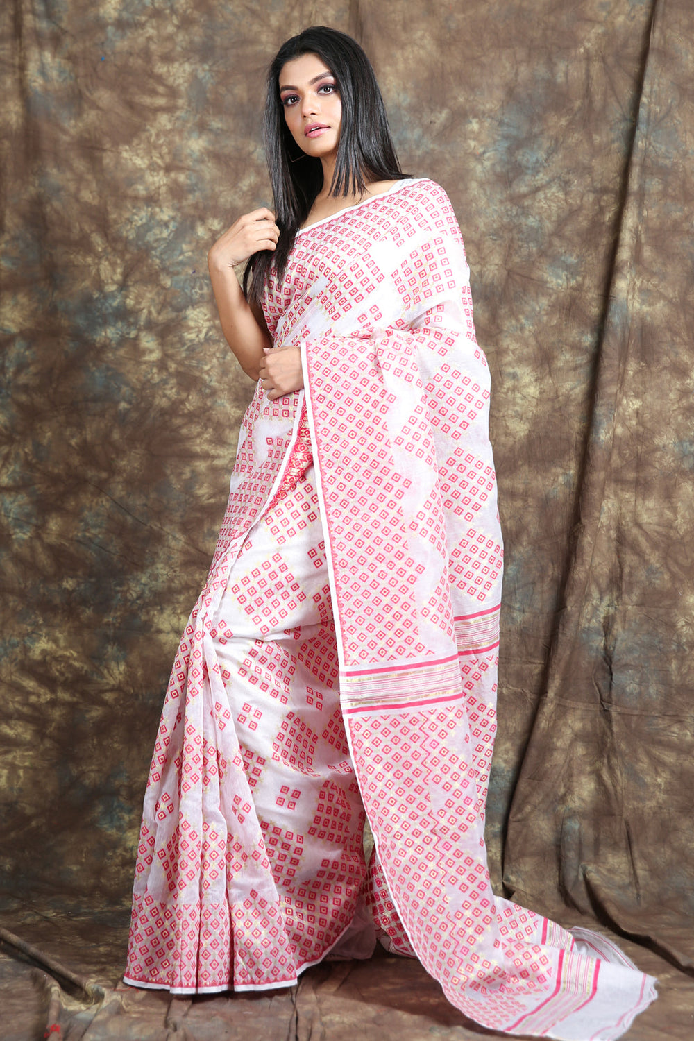 Geometrics Weaving White Jamdani Saree freeshipping - Charukriti