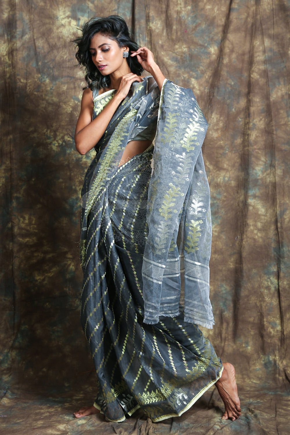 Allover Rich Weaving Dark Grey Jamdani Saree freeshipping - Charukriti