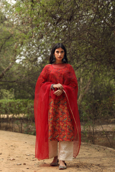 Sufi Red Straight Set