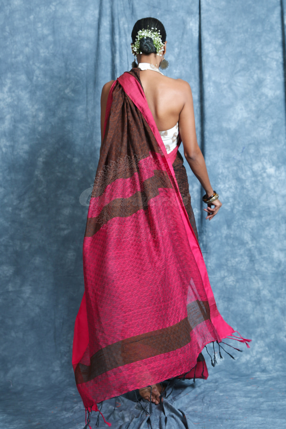 Brown Handloom Saree with Allover Texture Weaving freeshipping - Charukriti