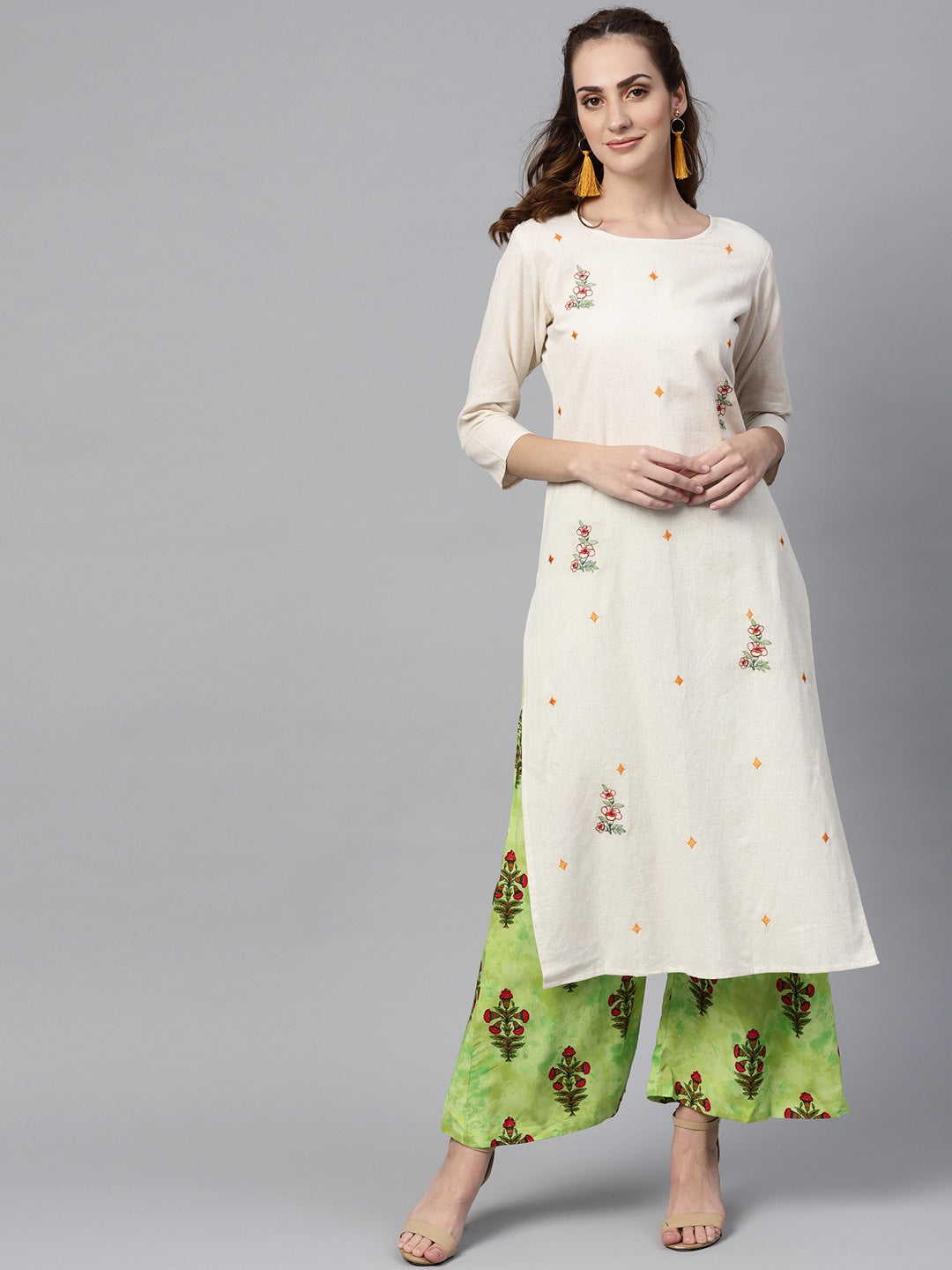 Off-White & Beige Embroidered Kurta Set Yufta