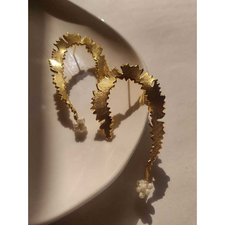 Aarjavee Gold Reve Earring