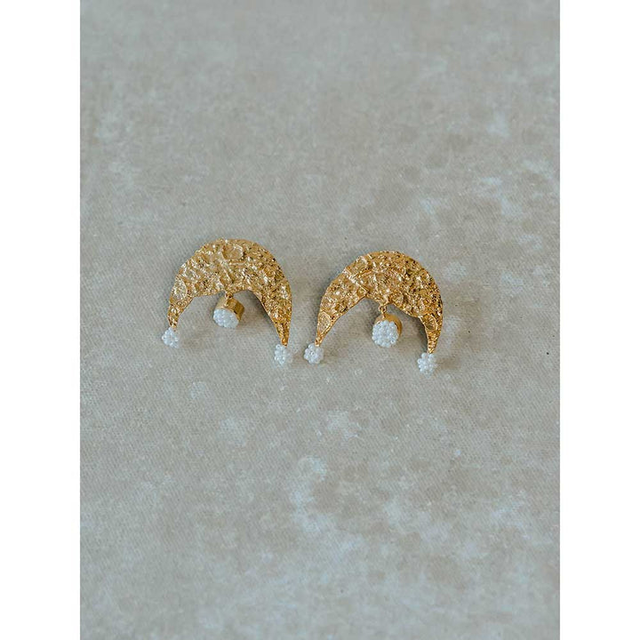 Aarjavee Golden Aabha Earring