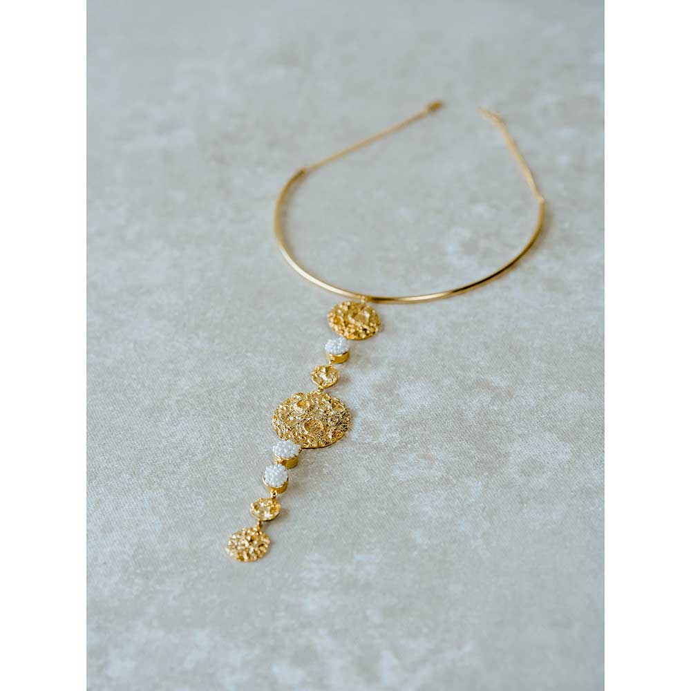 Aarjavee Seet Golden Necklace