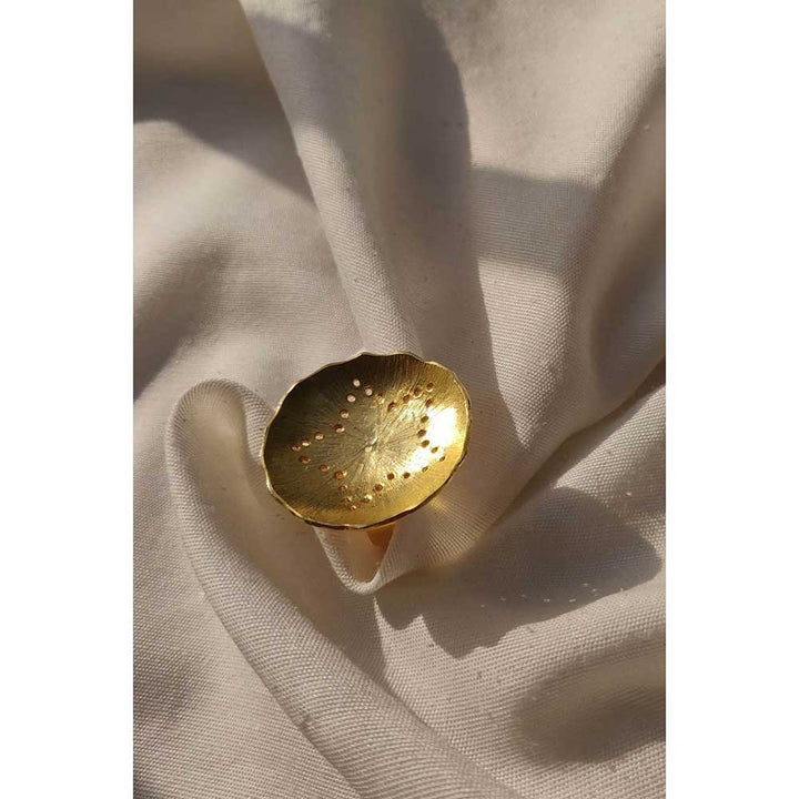 Aarjavee Mogra Gold Solid Ring