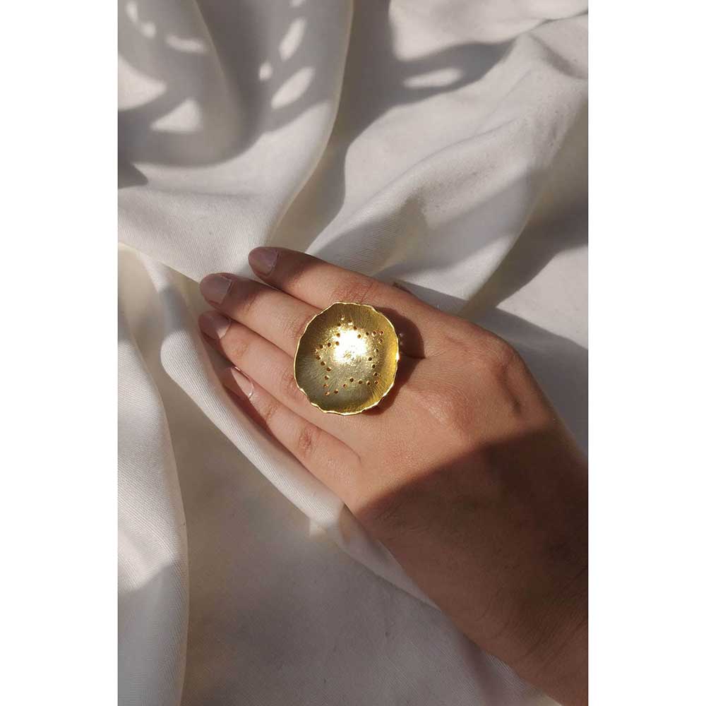 Aarjavee Mogra Gold Solid Ring