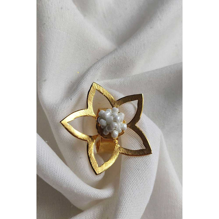 Aarjavee Gold Flower Frame Ring