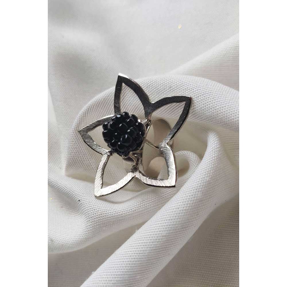 Aarjavee Black Flower Frame Ring