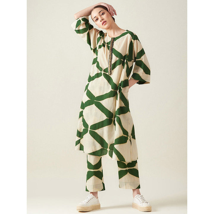 Aavidi By Dimple Green Clamp Printed Embroidered Co-Ord (Set of 2)