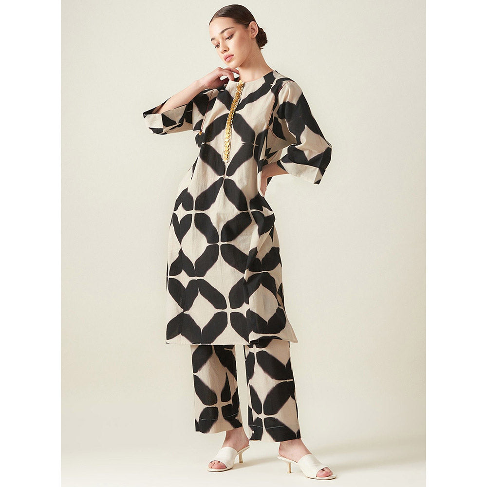 Aavidi By Dimple Black Clamp Printed Embroidered Co-Ord (Set of 2)