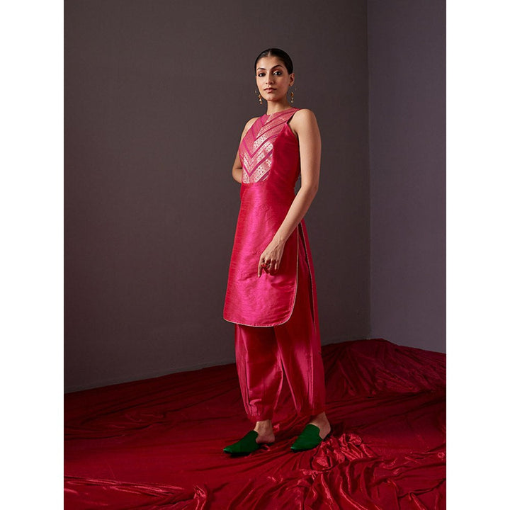 Abhishti Banarasi Zari Yoke High-Low Kurta With Fuchsia Pink Pathani Pants (Set of 2)