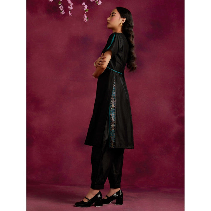 Abhishti Straight Kurta With Contrast Floral Zari Slits With Pathani Pants Black (Set of 2)