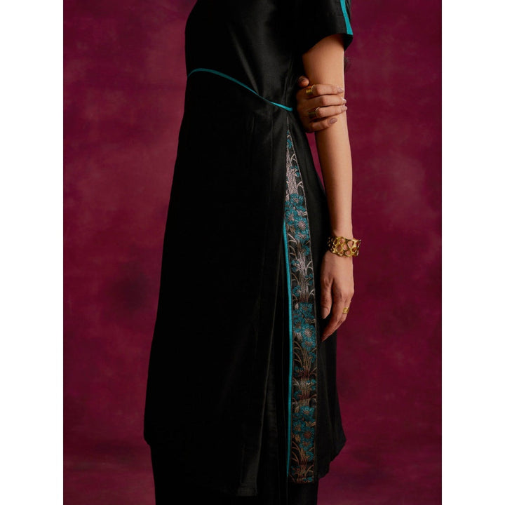 Abhishti Straight Kurta With Contrast Floral Zari Slits With Pathani Pants Black (Set of 2)
