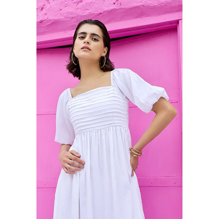 AlterEGO Promilla Pleated Plans White Midi Dress