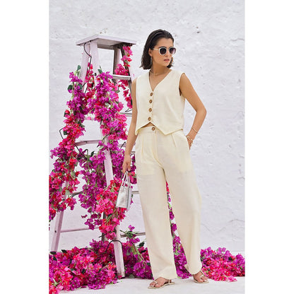 AlterEGO Zoey Summer Vest White Co-Ord (Set of 2)