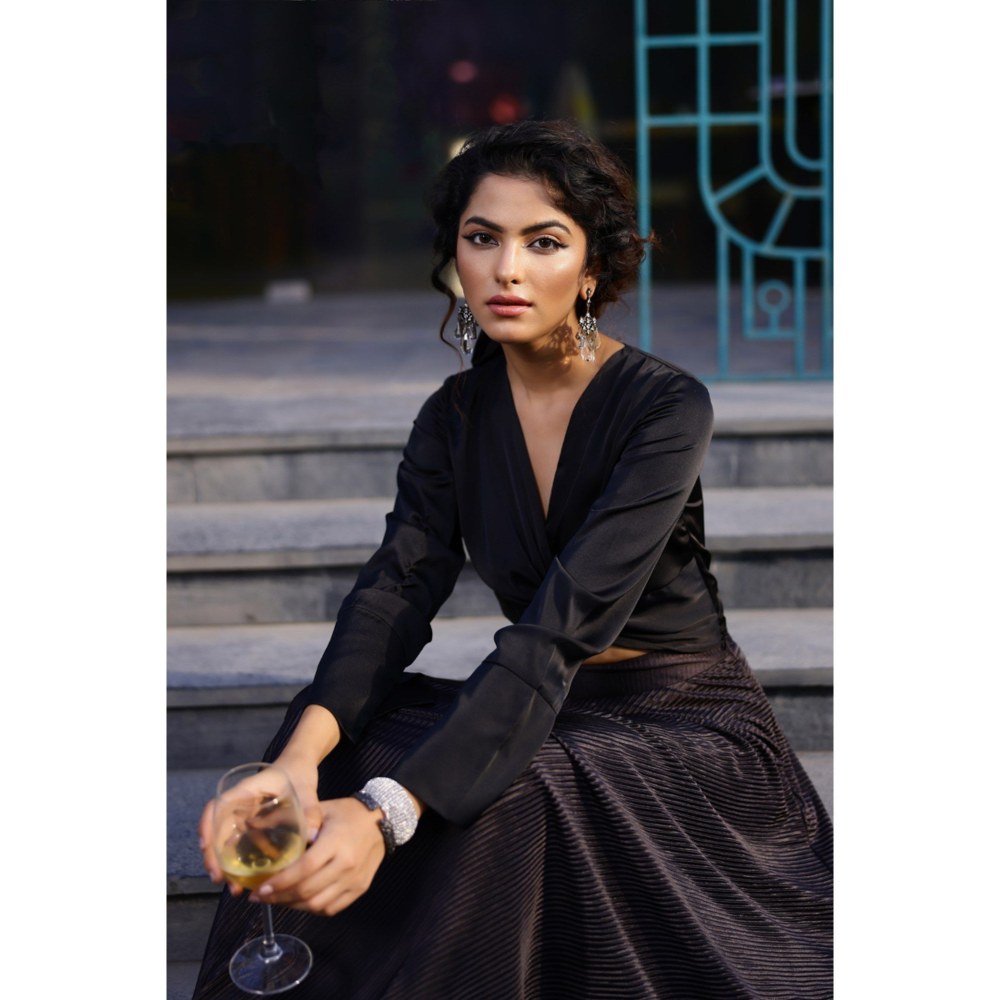 AlterEGO Simone Front Knot Detail Black Crop Top