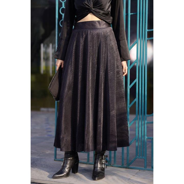 AlterEGO Delilah Pretty Pleat Umbrella Black Maxi Skirt