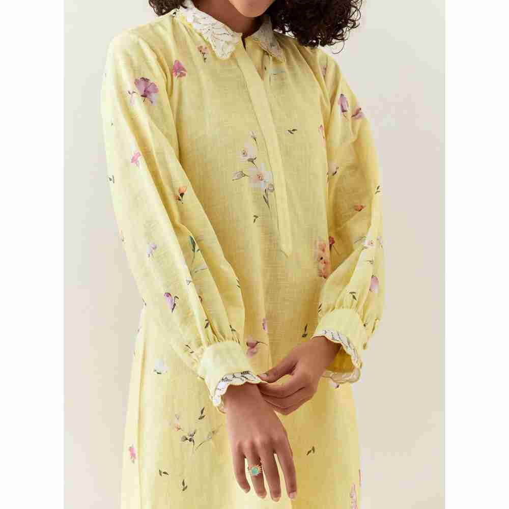 Anantaa by Roohi Trehan Yellow Botanical Print Cotton Linen Kurta With Scalloped Net Collar
