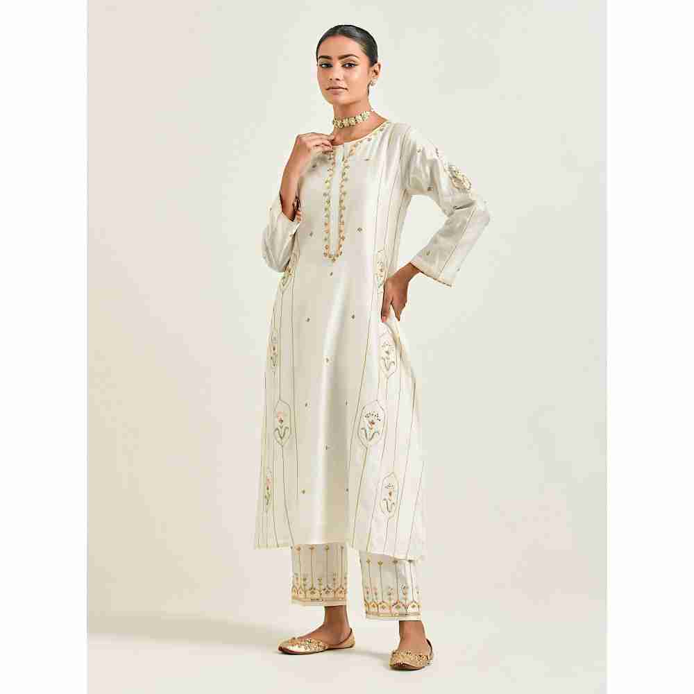 Anantaa by Roohi Trehan Off White Hand Embroidered Silk Chanderi Kurta with Gota