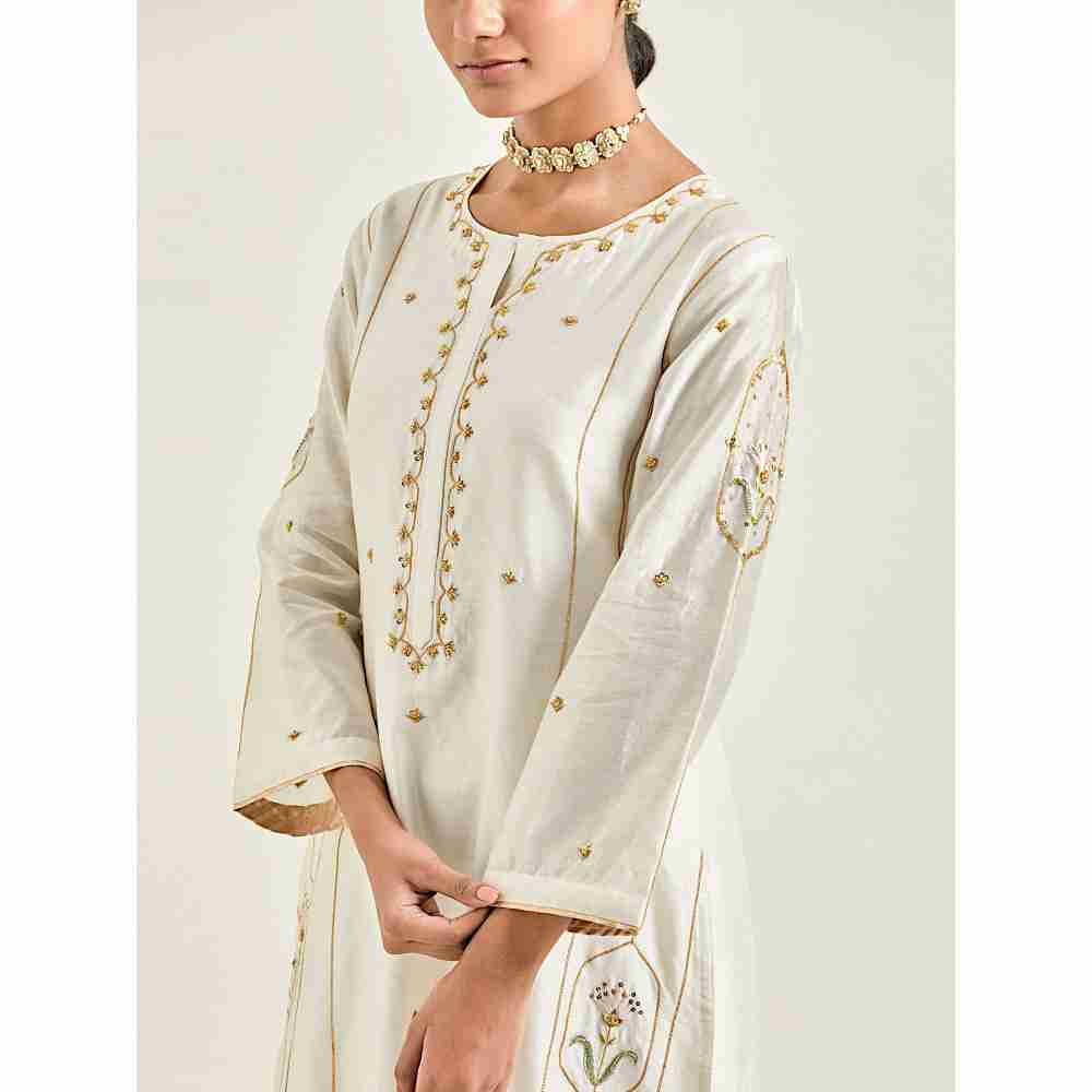 Anantaa by Roohi Trehan Off White Hand Embroidered Silk Chanderi Kurta with Gota
