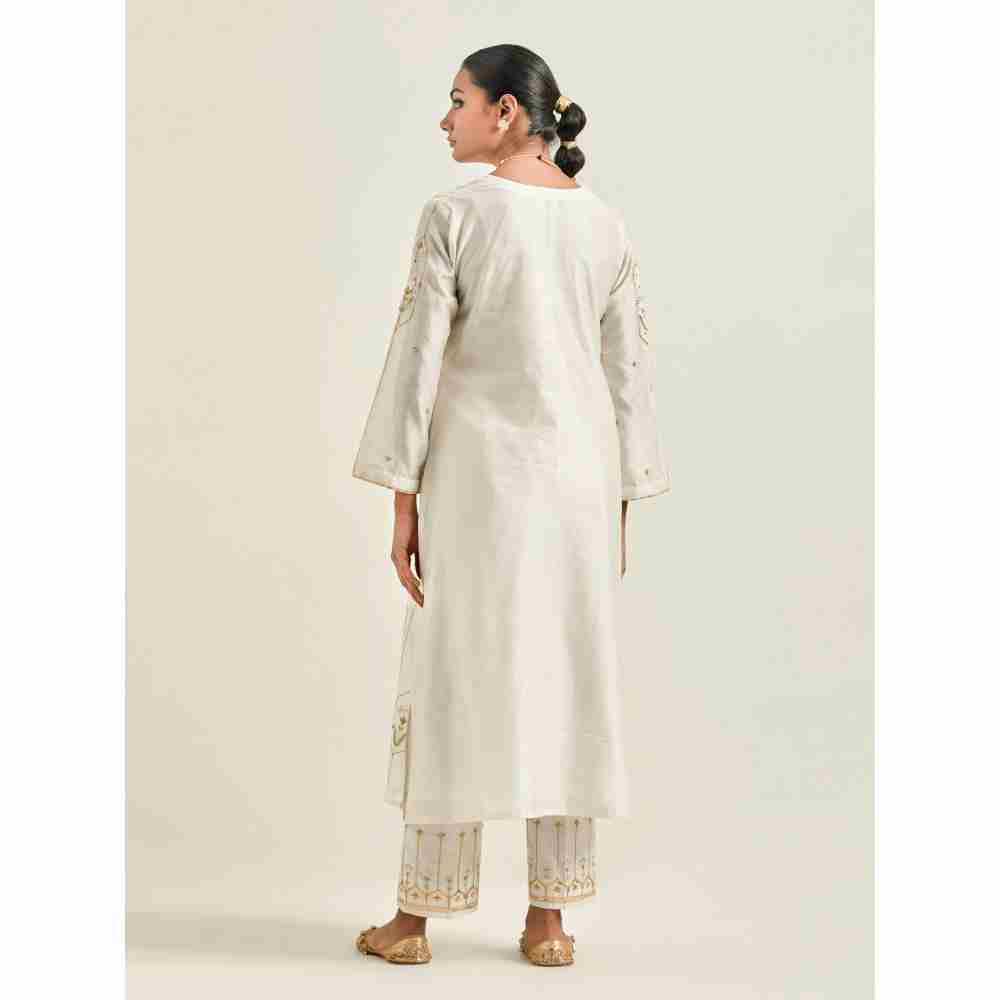 Anantaa by Roohi Trehan Off White Hand Embroidered Silk Chanderi Kurta with Gota