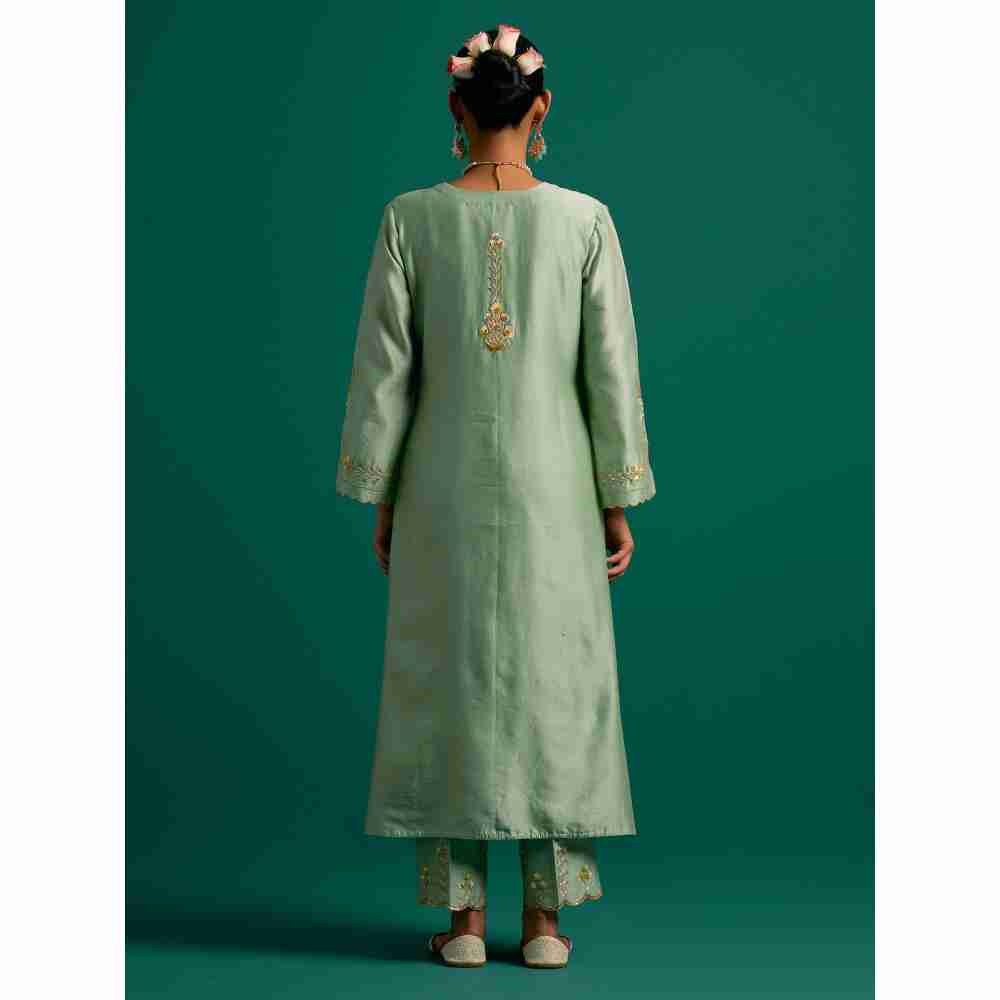 Anantaa By Roohi Trehan Green Hand Embroidered Thread Work Silk Chanderi Kurta