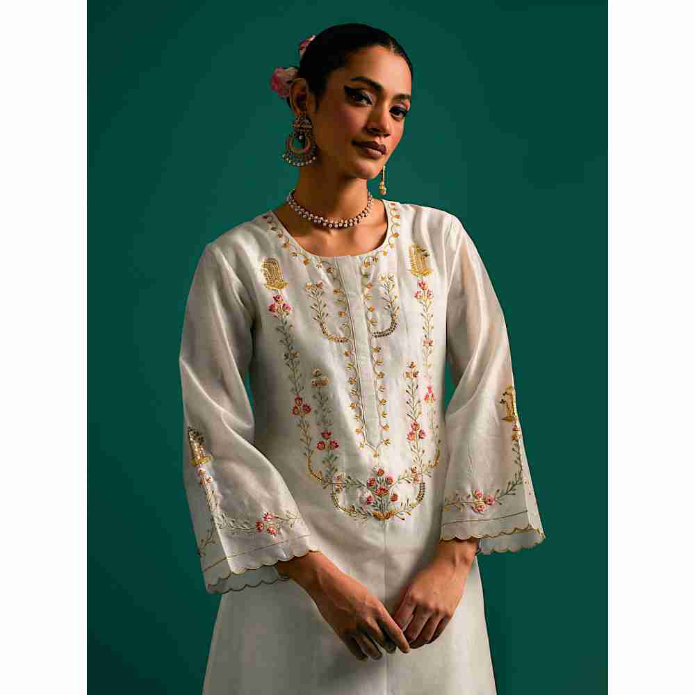 Anantaa By Roohi Trehan Off White Hand Embroidered Thread Work Silk Chanderi Kurta