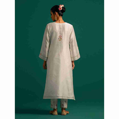 Anantaa By Roohi Trehan Off White Hand Embroidered Thread Work Silk Chanderi Kurta