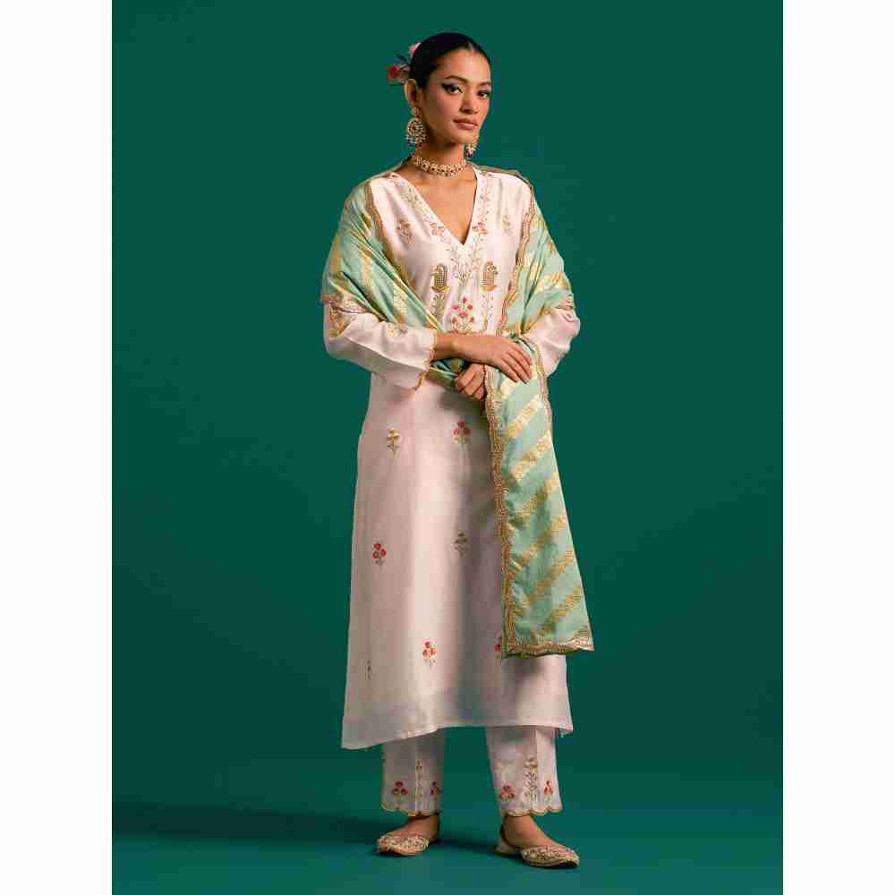Anantaa By Roohi Trehan Pink V Neck Hand Embroidered Thread Work Silk Chanderi Kurta