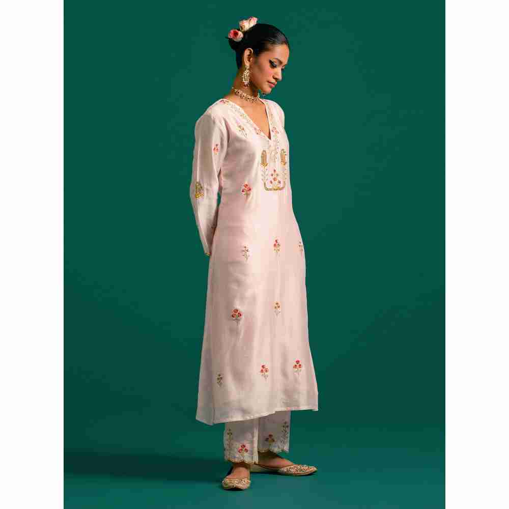 Anantaa By Roohi Trehan Pink V Neck Hand Embroidered Thread Work Silk Chanderi Kurta