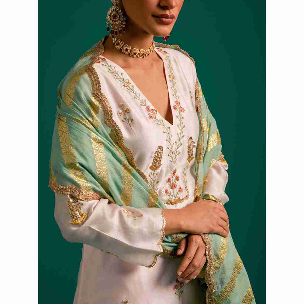 Anantaa By Roohi Trehan Pink V Neck Hand Embroidered Thread Work Silk Chanderi Kurta