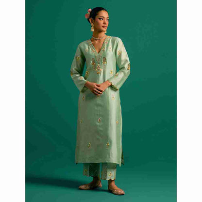 Anantaa By Roohi Trehan Green V Neck Hand Embroidered Thread Work Silk Chanderi Kurta